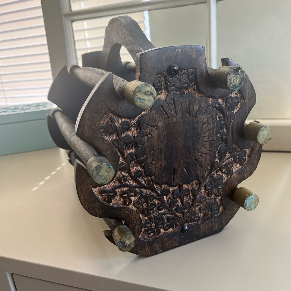 Wooden bracelet watch holder